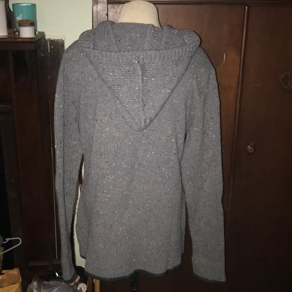 Patagonia Pull-over 1/4 button up. - Picture 3 of 4